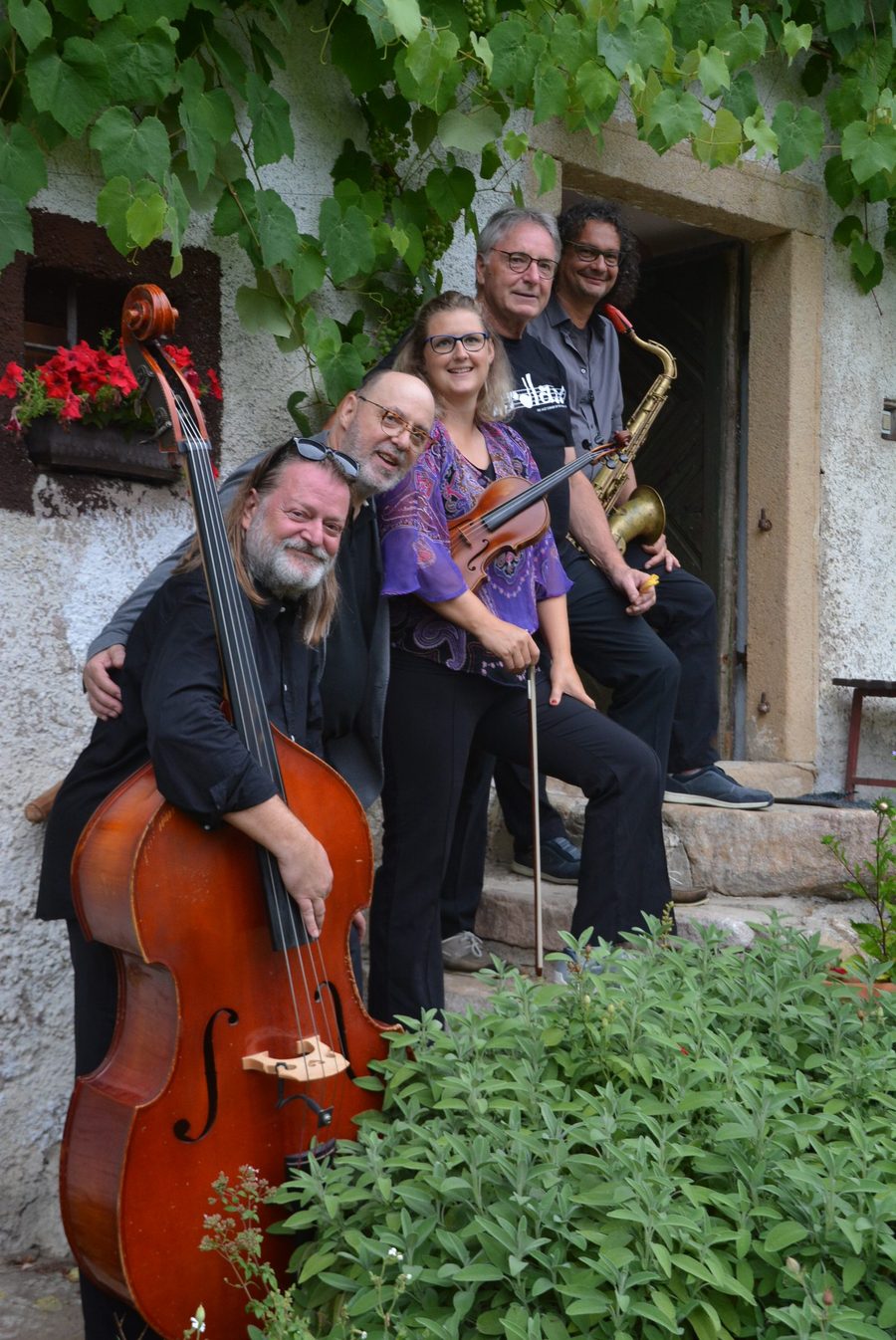 JazzExclusive als Sextett mit Saxophon und Vibraphon